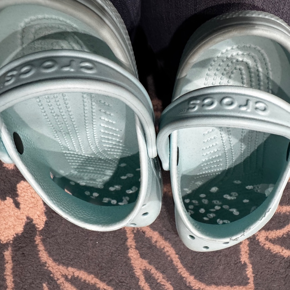 CROCS Baby Blue color Men’s size 10 Women’s size 8 - Picture 3 of 9